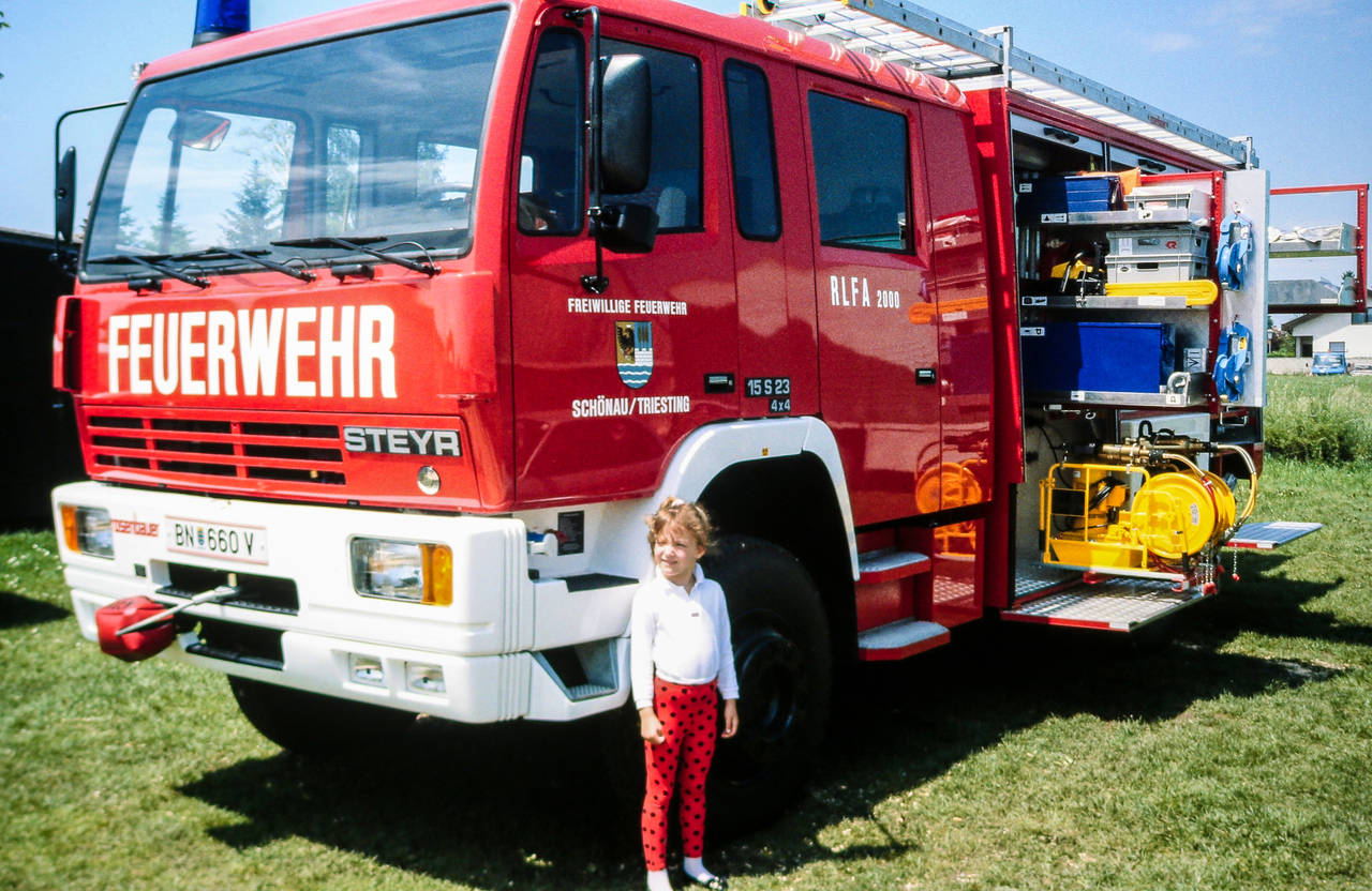 120 Jahre, Bier, Einladung, Feier, Fest, Festmenü, Feuerwehr, Frühschoppen, Gebäck, Grill, Grillhuhn, Jubiläum, Musik, Programm, Schilling, Schnaps, Sportplatz, Übung, Wappen, Wein, Würstel, Zeltfest
